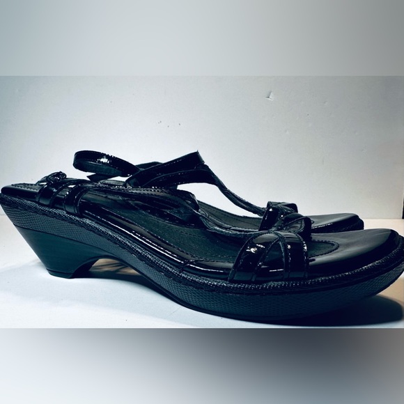 EUC Sz 42 10 $110 Born Patent Leather Slingback Wedge Sandals - Picture 7 of 13